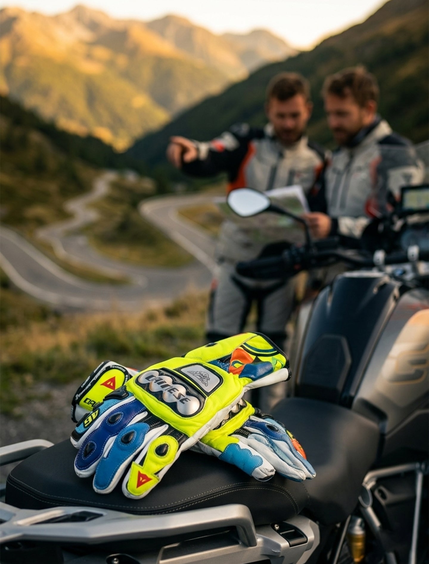 LEATHER RACING MOTORCYCLE GLOVES 09